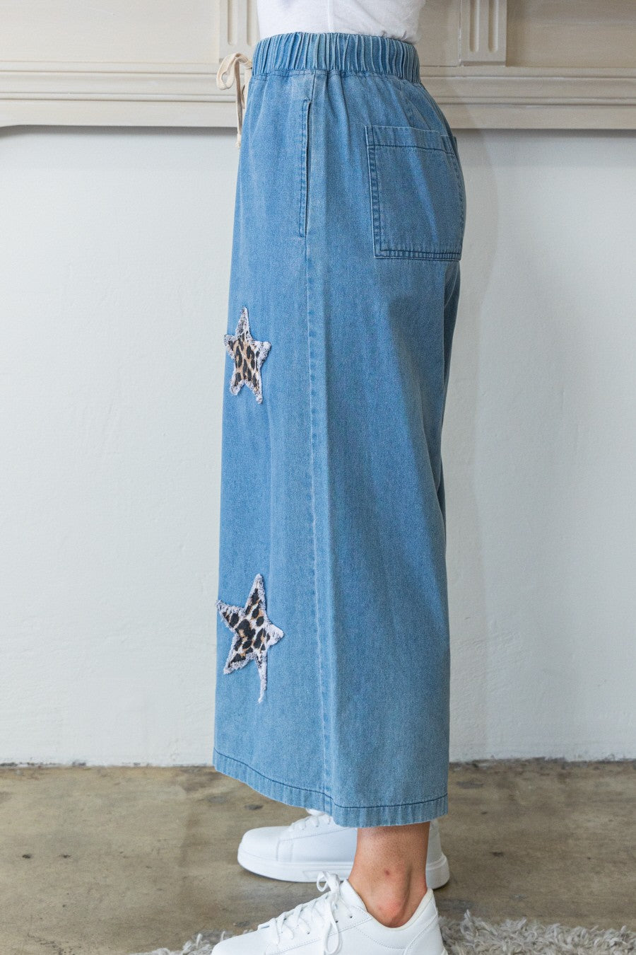 Star Patch Cropped Wide Leg Denim Pants