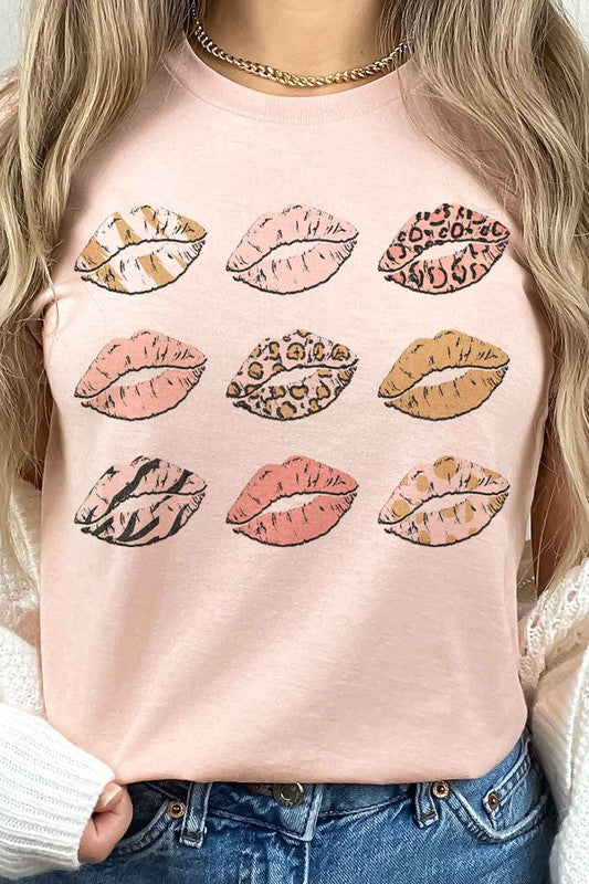 VALENTINE LIP GALLERY GRAPHIC PLUS SIZE TEE