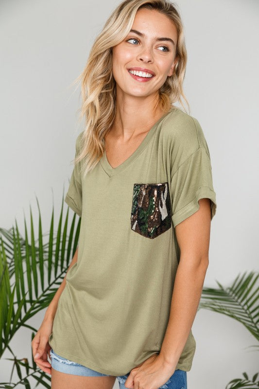 PLUS CAMOUFLAGE SEQUINCE POCKET TOP