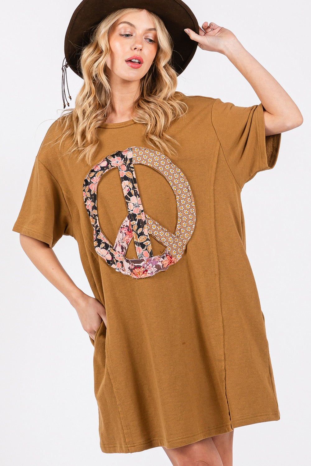 BOYFRIEND SHORT SLEEVE WITH PEACE SIGN DRESS