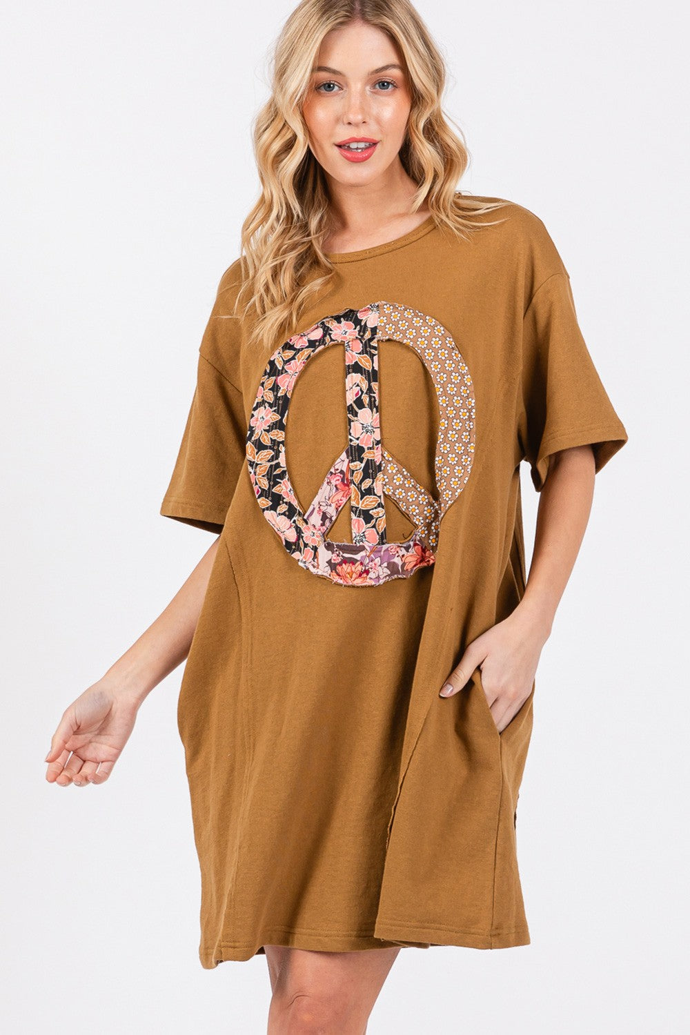 BOYFRIEND SHORT SLEEVE WITH PEACE SIGN DRESS