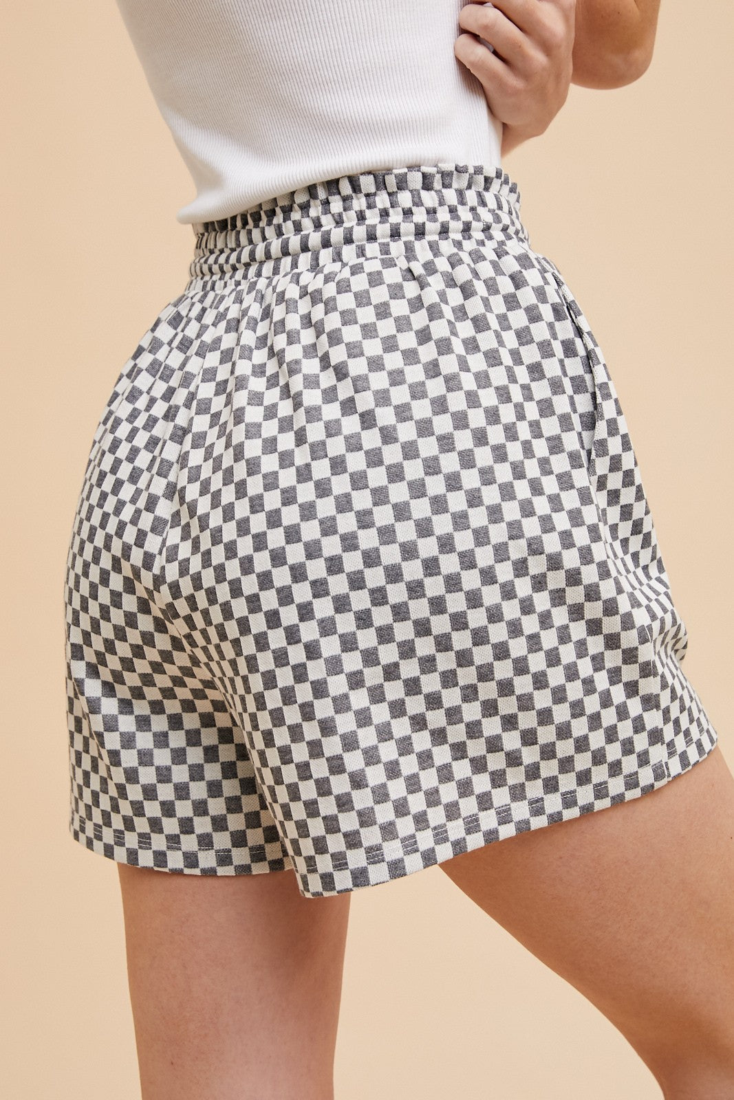 CHECKERBOARD KNIT SHORTS