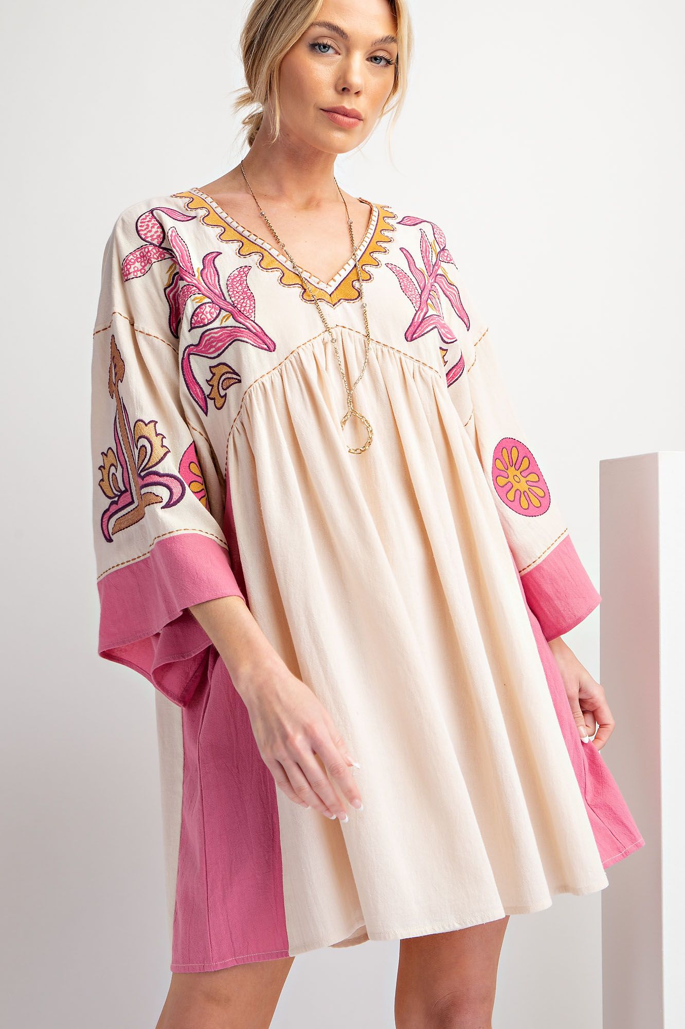 Easel BOHO EMBROIDERED LINEN WOVEN DRESS Pink