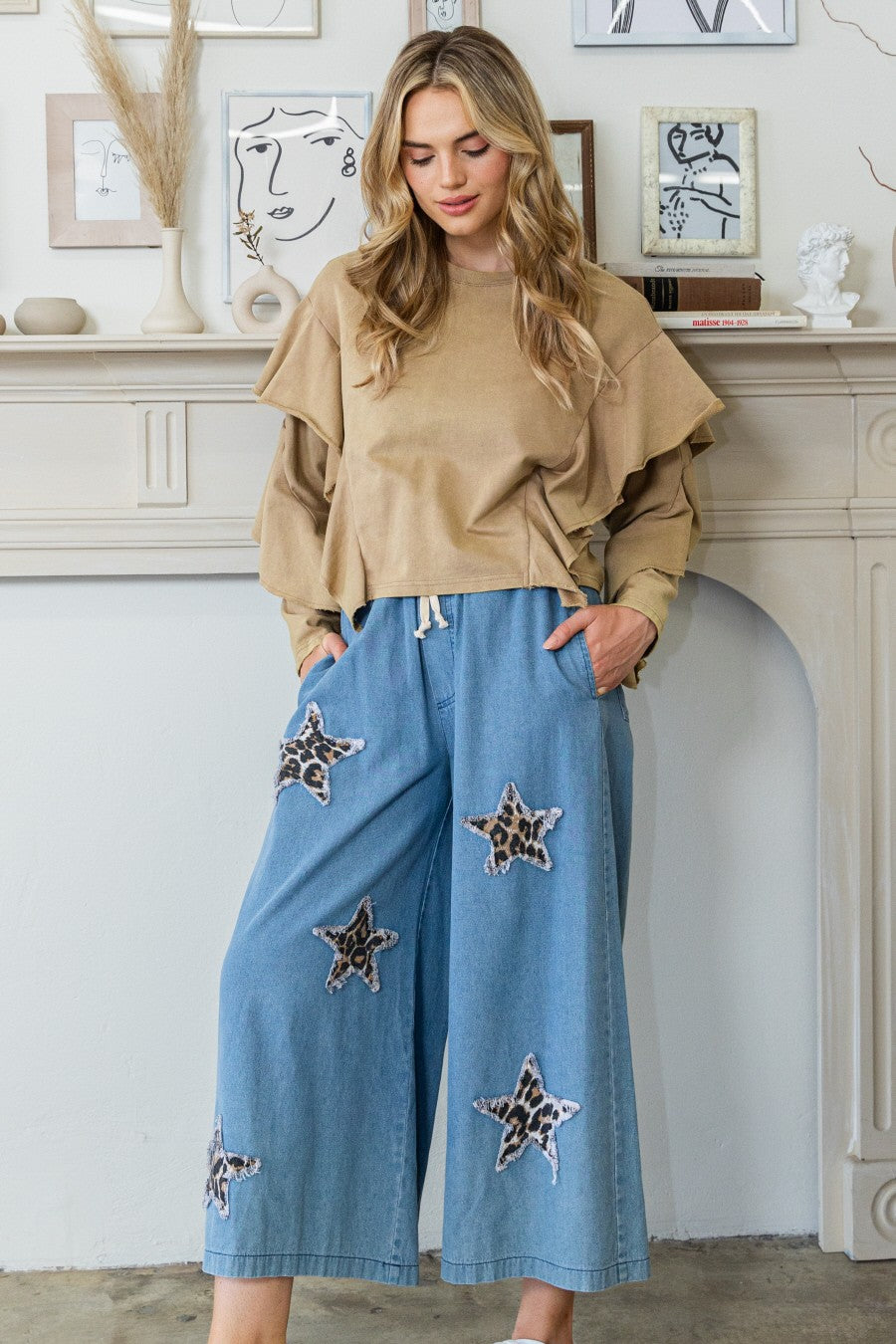 Star Patch Cropped Wide Leg Denim Pants