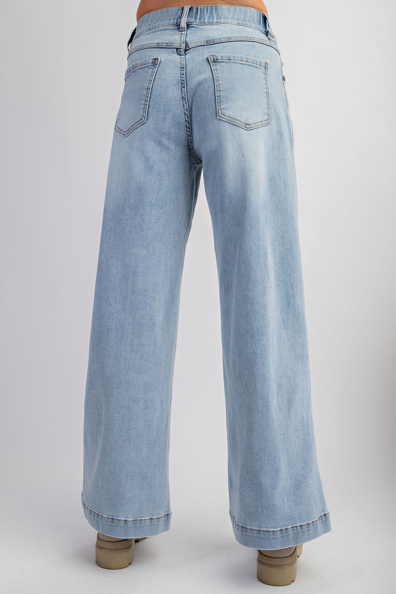 The Easel Stretch Light Denim Jean