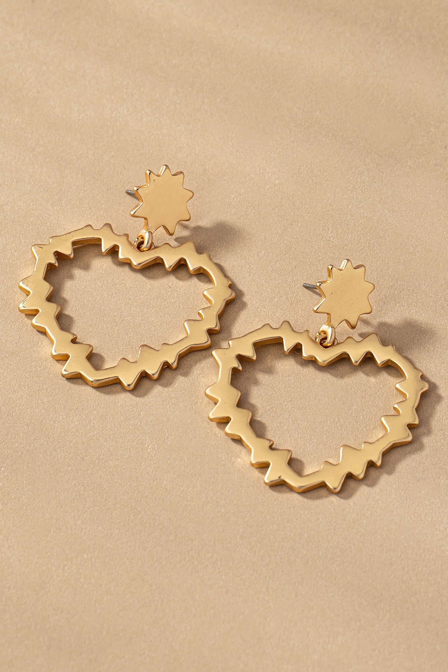 ZIGZAG HEART HOOP EARRINGS WITH STAR STUD