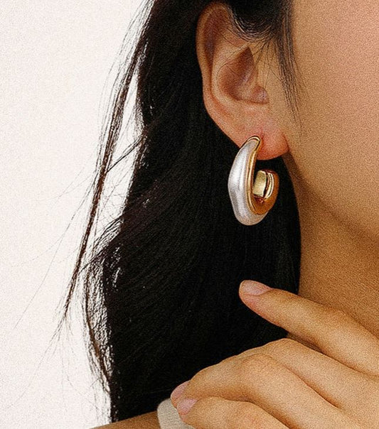 Kinsley 18K Gold Classic Pearl C Hoop Earring