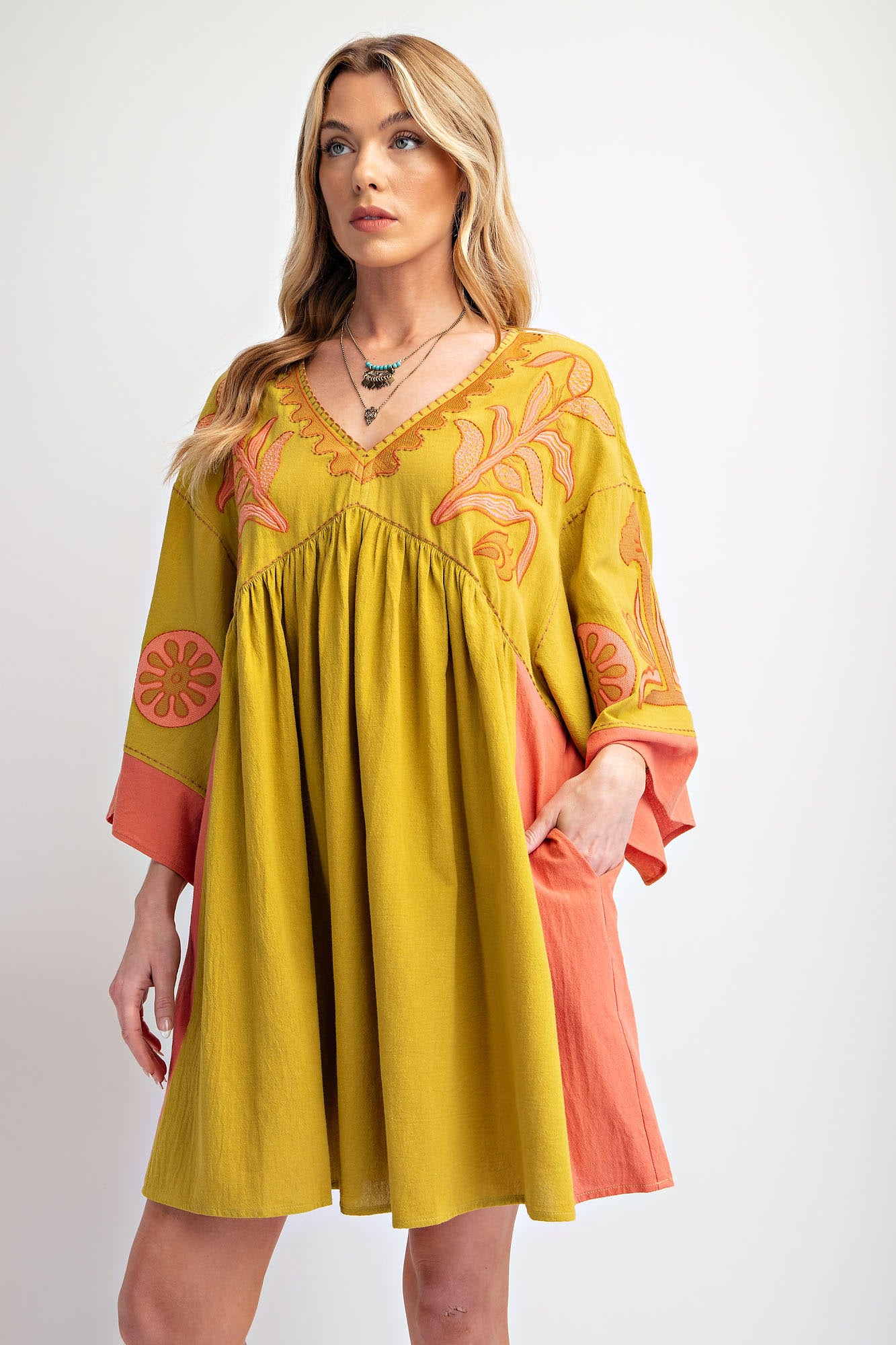 Easel EMBROIDERED LINEN WOVEN DRESS Kiwi