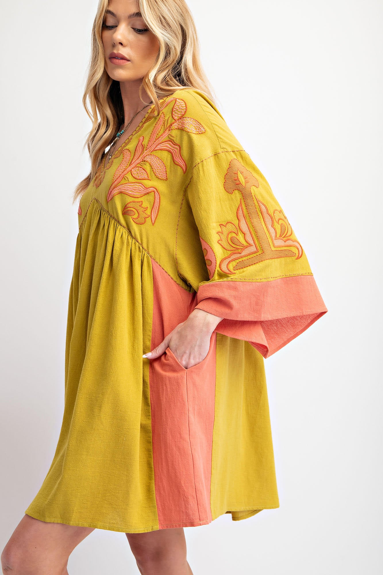 Easel EMBROIDERED LINEN WOVEN DRESS Kiwi