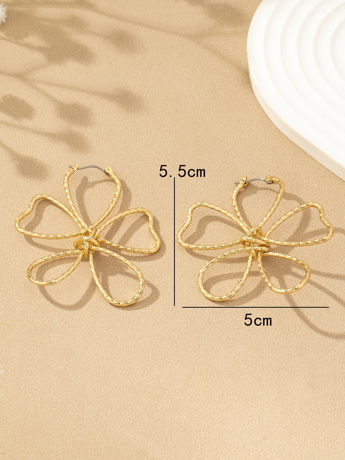 Textured Wire Flower Earrings